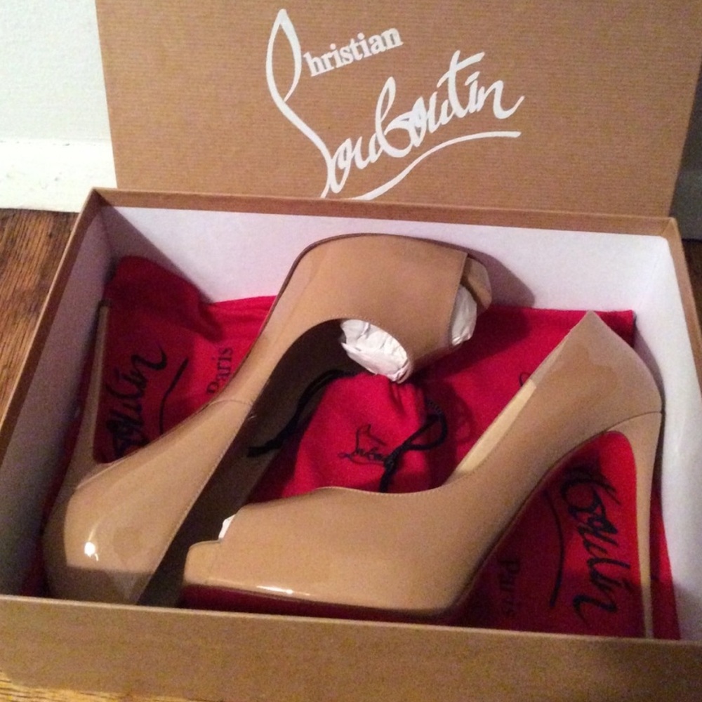 Christian Louboutin Very Prive in Nude Patent Leather 120mm heel